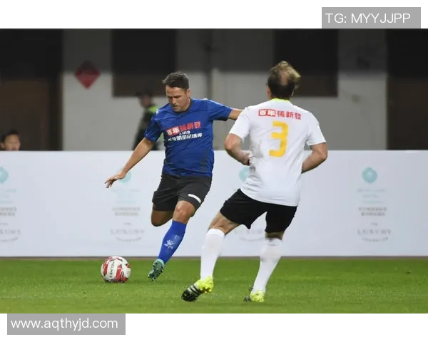 足球明星风格剪辑视频展现球场魅力与个人风采的完美结合