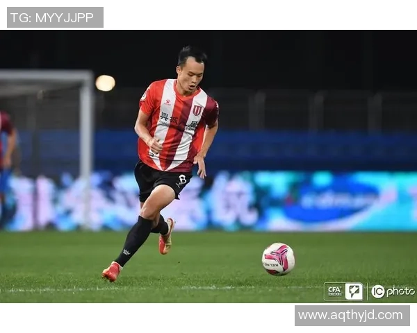 上海足球队以50分领跑冠军赛积分榜展现强劲实力